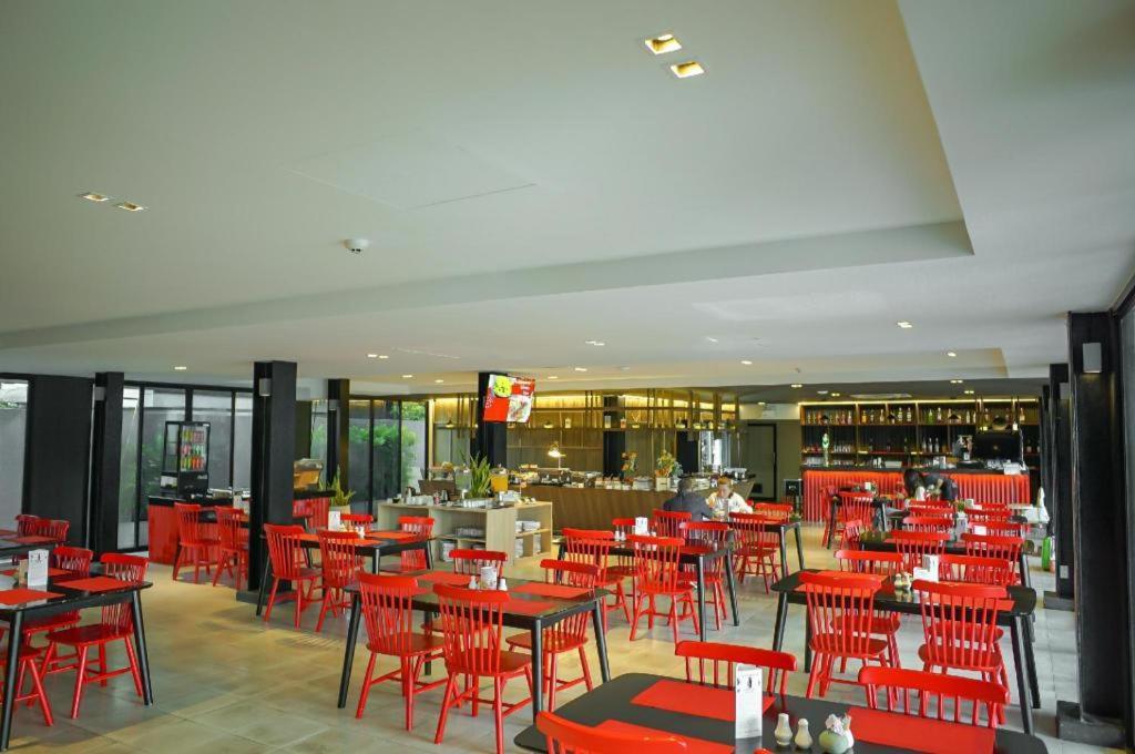 The Iconic Hotel Don Mueang Airport Banguecoque Exterior foto